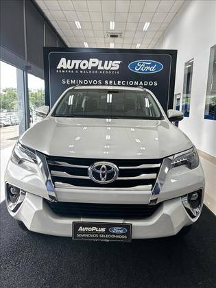TOYOTA HILUX SW4 2.8 SRX 4X4 16V TURBO INTERCOOLER DIESEL 4P AUTOMÁTICO TOYOTA HILUX SW4 2.8 SRX 4X4 16V TURBO INTERCOOLER DIESEL 4P AUTOMÁTICO